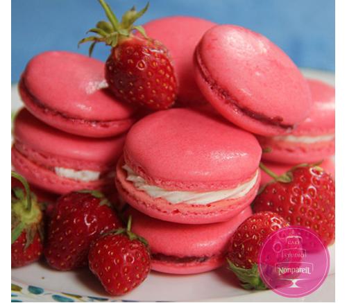 Макаронс Клубничные с базиликом
