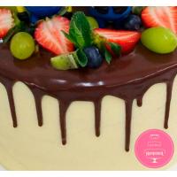 Торт Детский Миньоны кремовый с ягодами Торт Детский Миньоны кремовый с ягодами