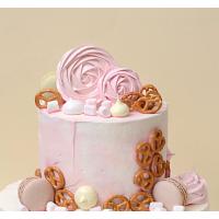 Торт Дитячий Рожевий з печивом і макаронс