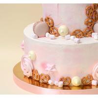 Торт Дитячий Рожевий з печивом і макаронс