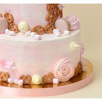 Торт Дитячий Рожевий з печивом і макаронс