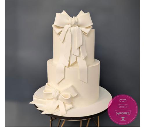 Торт Святковий Білий з бантиками