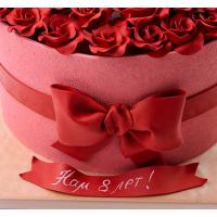 Торт Святковий Коробка з трояндами Торт Святковий Коробка з трояндами