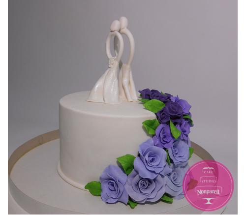 Торт  свадебный с фиолетовыми розами