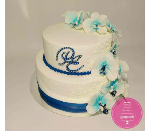 Торт свадебный с орхидеями и инициалами