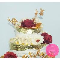 Торт Свадебный с сусальным золотом и цветами Торт Свадебный с сусальным золотом и цветами